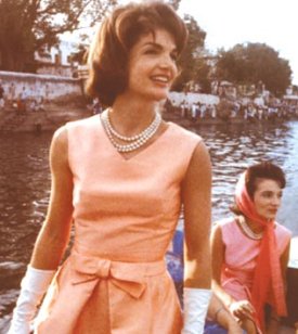 1962 Jackie Kennedy Pearl Necklace.jpg